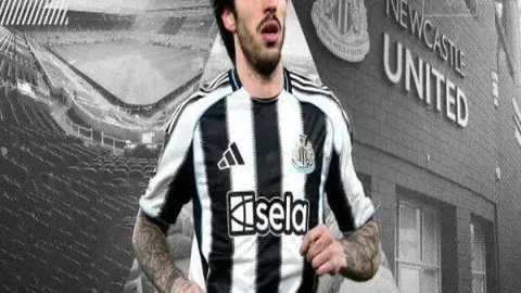 谢淑薇三盘激战战胜第二种子，女双决赛力争卫冕冠军荣耀